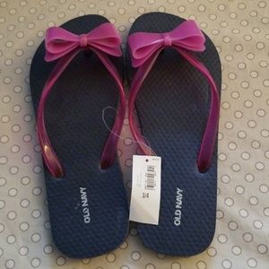 Old Navy Purple and Navy Bow Flip Flops. NWT